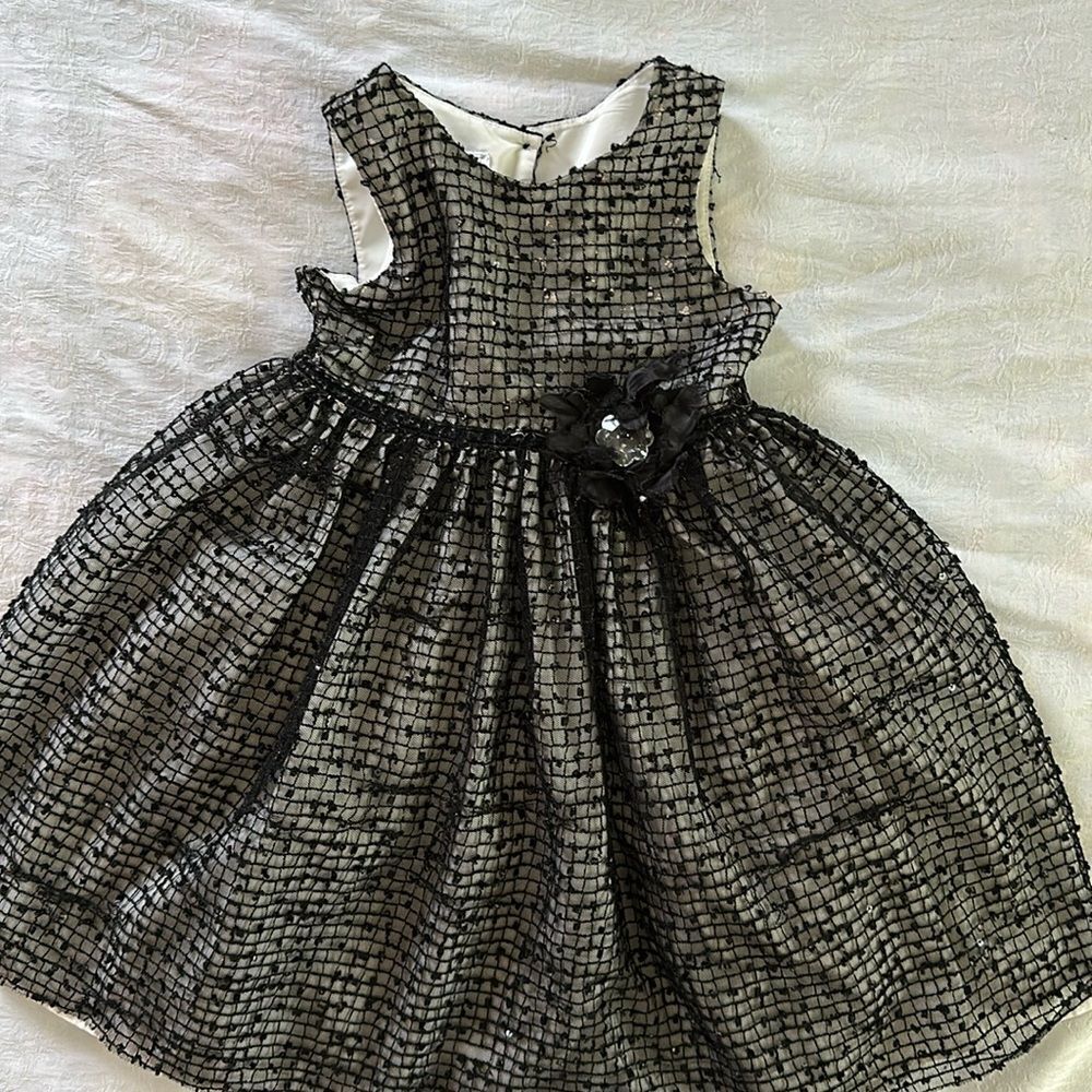 Sundress Black and White Sleeveless Scoop Neck for Dress Up Party Girls